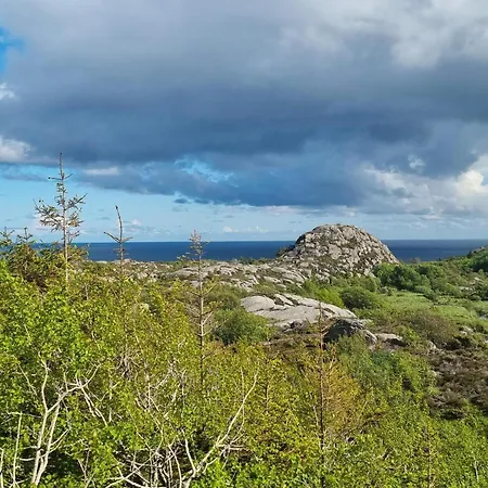 6 Person In Lindesnes *