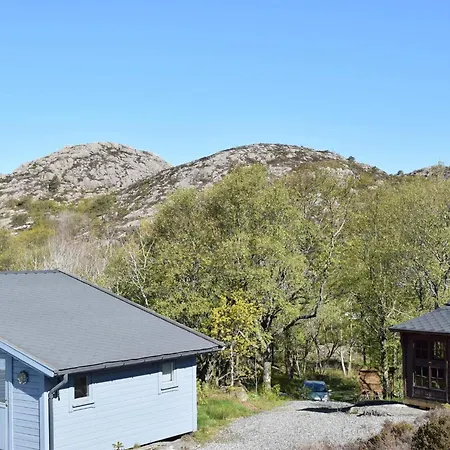 6 Person In Lindesnes *
