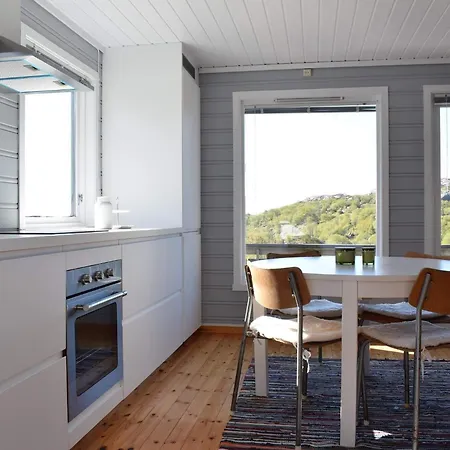 6 Person In Lindesnes * Stutsvig